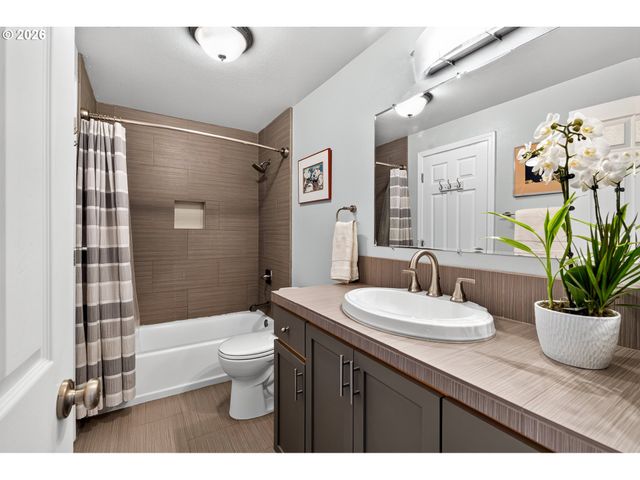 3926 CARMAN Dr, Lake Oswego, OR 97035