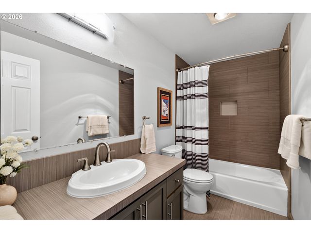 3926 CARMAN Dr, Lake Oswego, OR 97035