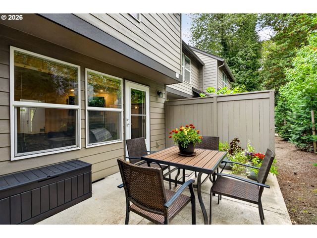 3926 CARMAN Dr, Lake Oswego, OR 97035