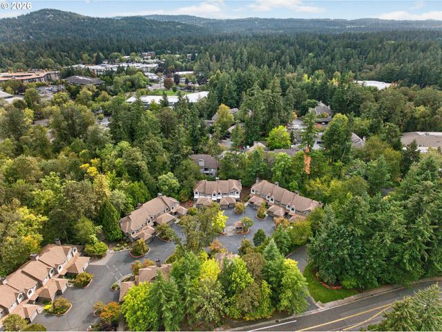 3926 CARMAN Dr, Lake Oswego, OR 97035