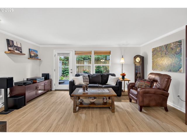 3926 CARMAN Dr, Lake Oswego, OR 97035