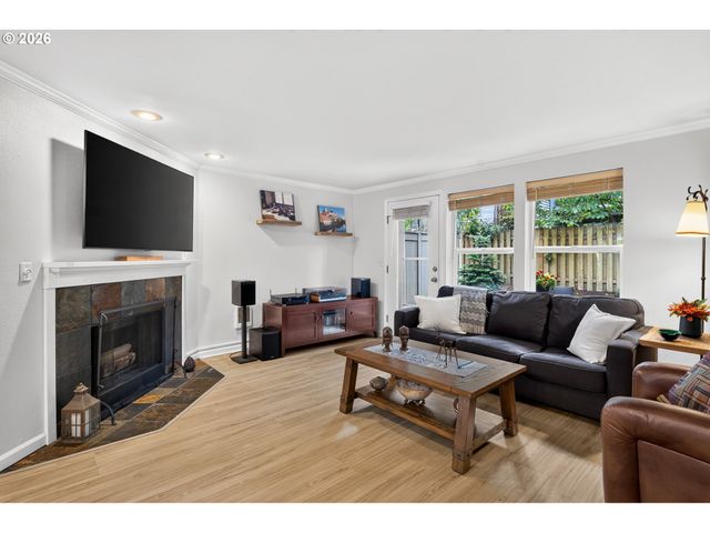 3926 CARMAN Dr, Lake Oswego, OR 97035