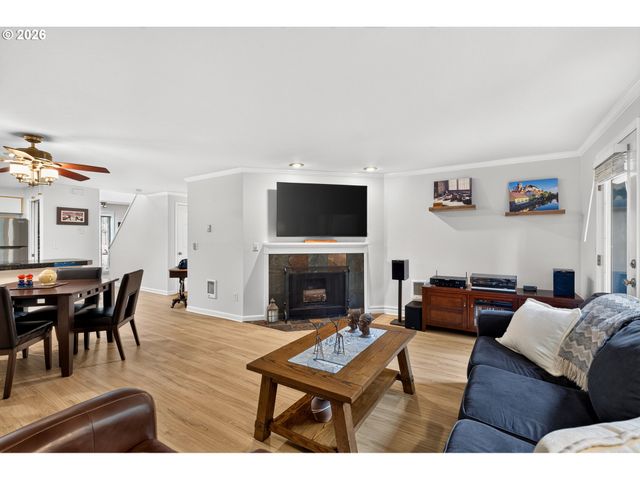 3926 CARMAN Dr, Lake Oswego, OR 97035