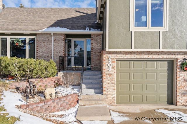 7209 HAWTHORNE DR, Cheyenne, WY 82009