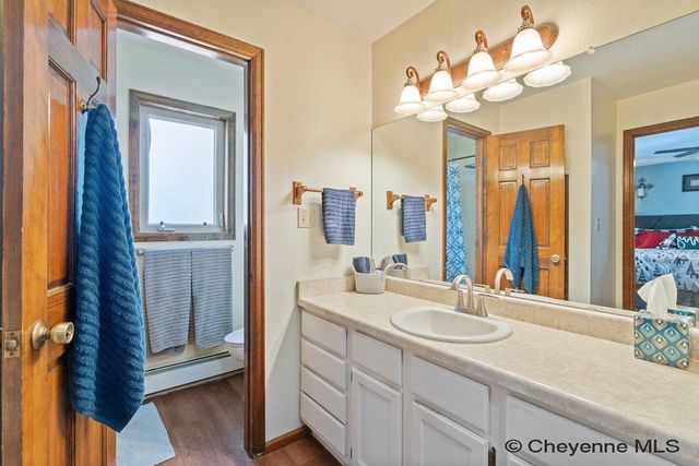 7209 HAWTHORNE DR, Cheyenne, WY 82009