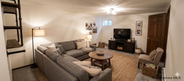 7209 HAWTHORNE DR, Cheyenne, WY 82009