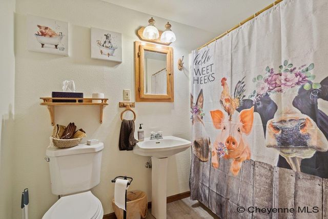 7209 HAWTHORNE DR, Cheyenne, WY 82009