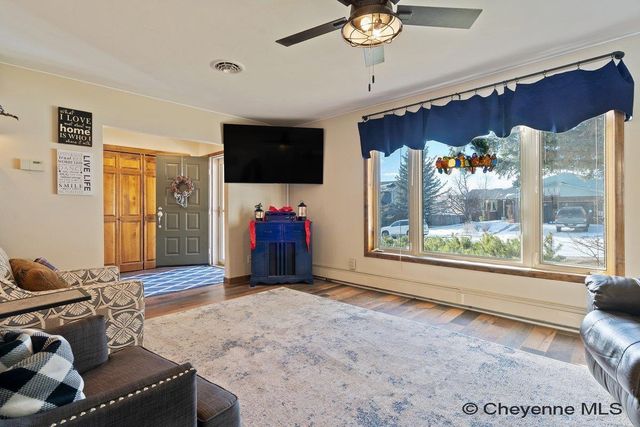 7209 HAWTHORNE DR, Cheyenne, WY 82009