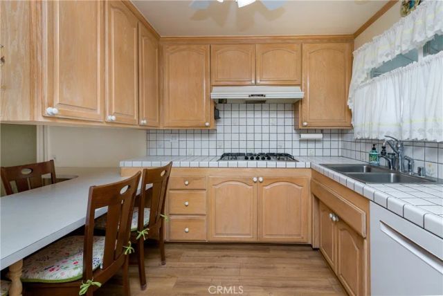 23321 Bassett Street, West Hills, CA 91307