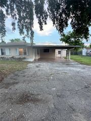 6112 Mayo St, Hollywood, FL 33023