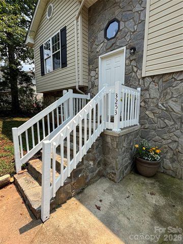 3253 Capital Court, Lenoir, NC 28645