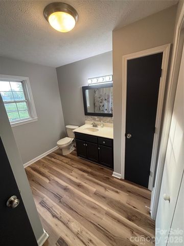 3253 Capital Court, Lenoir, NC 28645