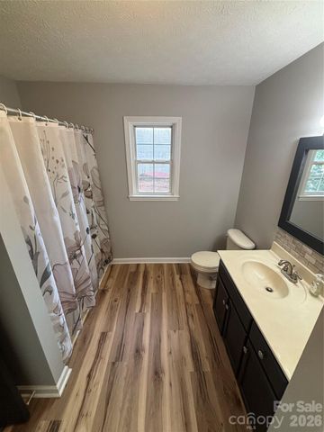 3253 Capital Court, Lenoir, NC 28645