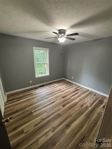 3253 Capital Court, Lenoir, NC 28645
