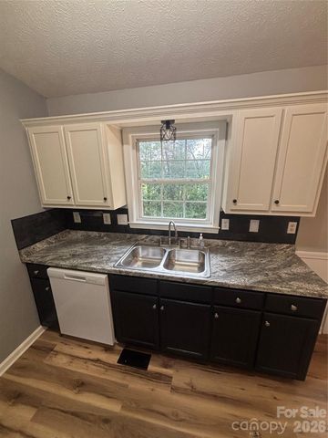 3253 Capital Court, Lenoir, NC 28645