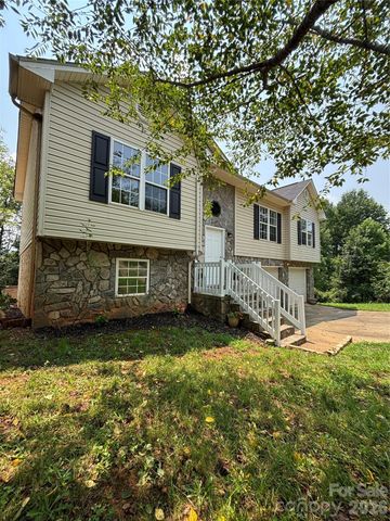 3253 Capital Court, Lenoir, NC 28645
