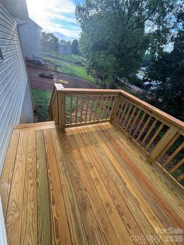 3253 Capital Court, Lenoir, NC 28645