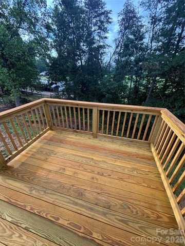 3253 Capital Court, Lenoir, NC 28645