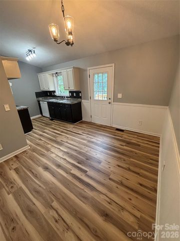 3253 Capital Court, Lenoir, NC 28645