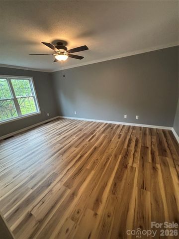 3253 Capital Court, Lenoir, NC 28645