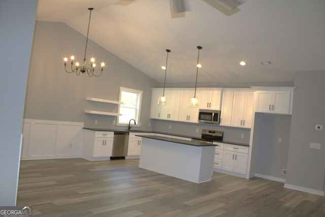 251 North Point Circle, Hartwell, GA 30643