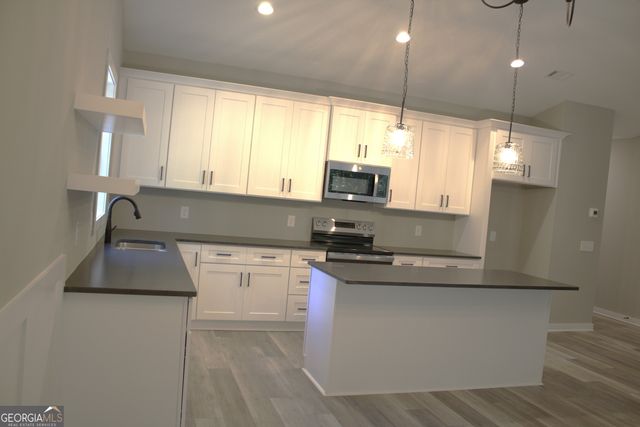 251 North Point Circle, Hartwell, GA 30643