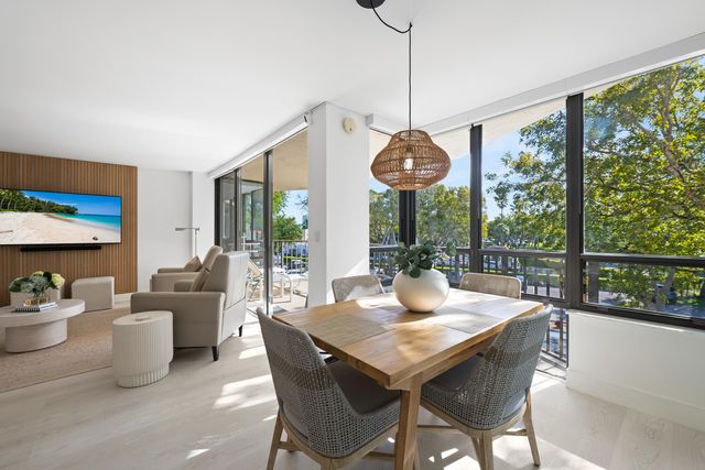 799 Jeffery Street 303, Boca Raton, FL 33487