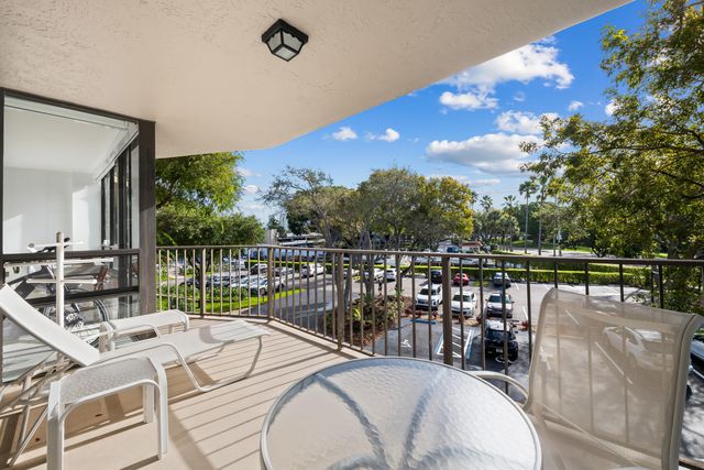 799 Jeffery Street 303, Boca Raton, FL 33487