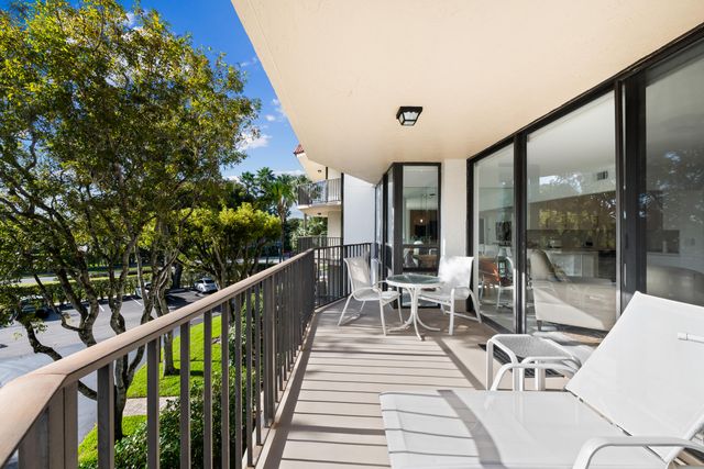 799 Jeffery Street 303, Boca Raton, FL 33487