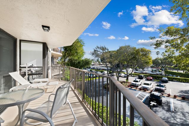 799 Jeffery Street 303, Boca Raton, FL 33487