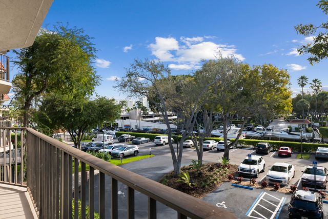 799 Jeffery Street 303, Boca Raton, FL 33487