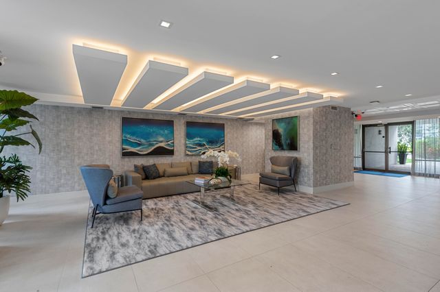 799 Jeffery Street 303, Boca Raton, FL 33487