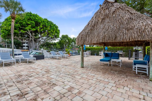 799 Jeffery Street 303, Boca Raton, FL 33487