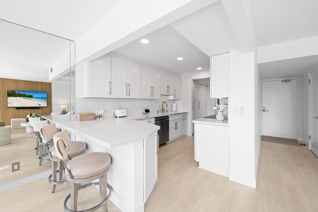 799 Jeffery Street 303, Boca Raton, FL 33487