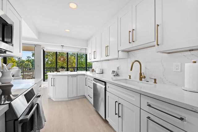 799 Jeffery Street 303, Boca Raton, FL 33487