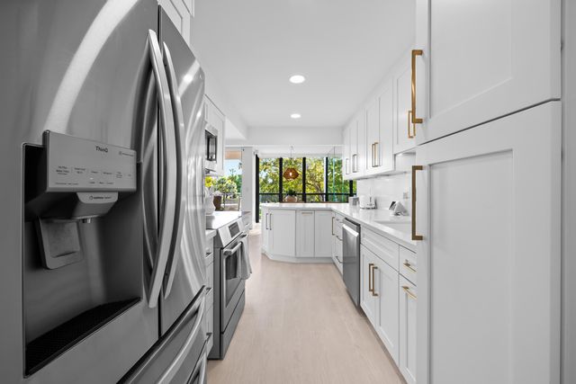 799 Jeffery Street 303, Boca Raton, FL 33487