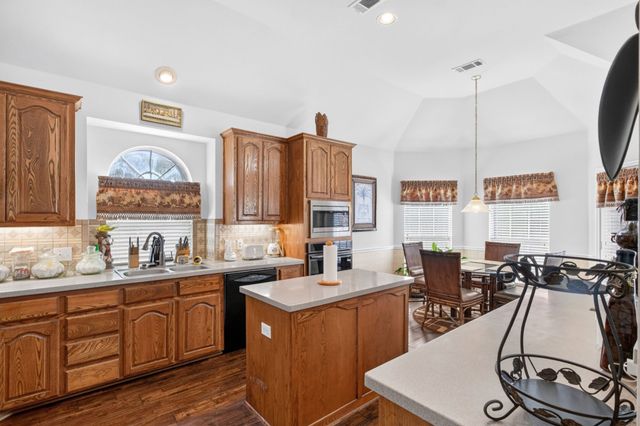 10657 Coach House Lane, Frisco, TX 75035