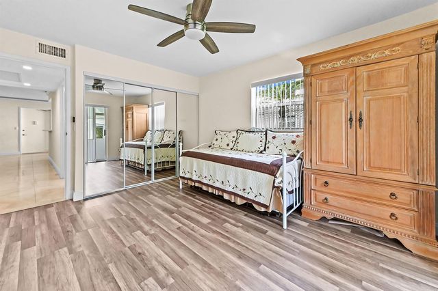 205 Flanders E, Delray Beach, FL 33484