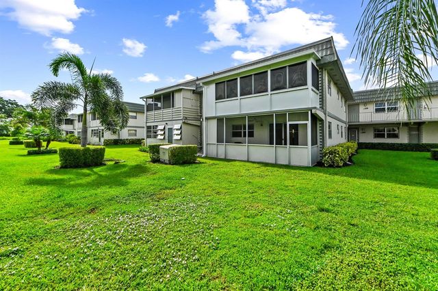 205 Flanders E, Delray Beach, FL 33484