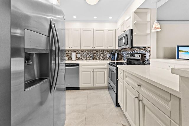 205 Flanders E, Delray Beach, FL 33484