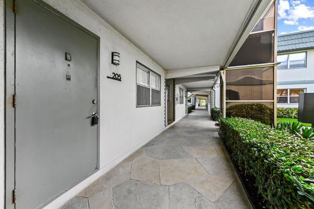 205 Flanders E, Delray Beach, FL 33484
