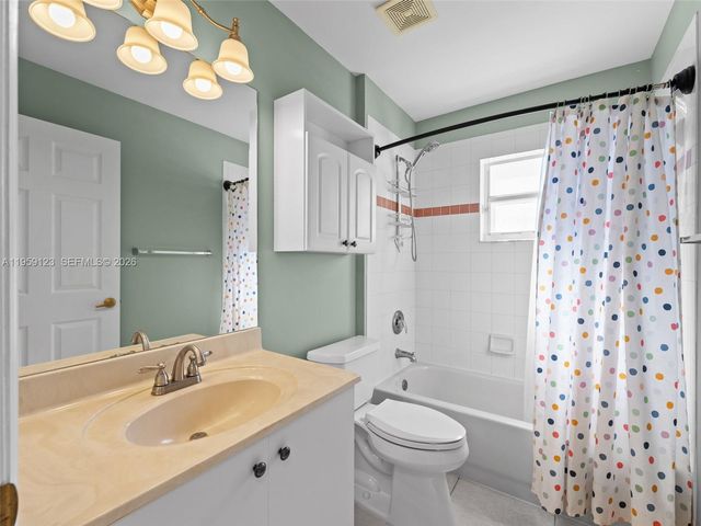 1861 NW 142nd Ter, Pembroke Pines, FL 33028