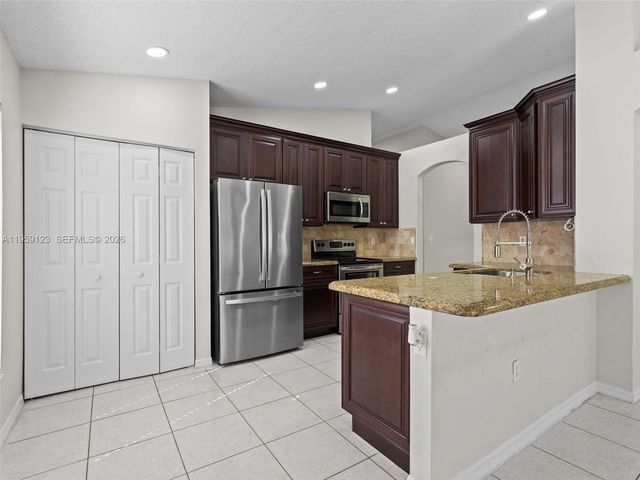 1861 NW 142nd Ter, Pembroke Pines, FL 33028