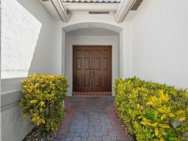 1861 NW 142nd Ter, Pembroke Pines, FL 33028