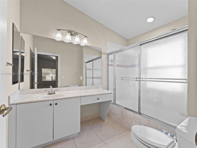 1861 NW 142nd Ter, Pembroke Pines, FL 33028