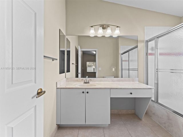 1861 NW 142nd Ter, Pembroke Pines, FL 33028