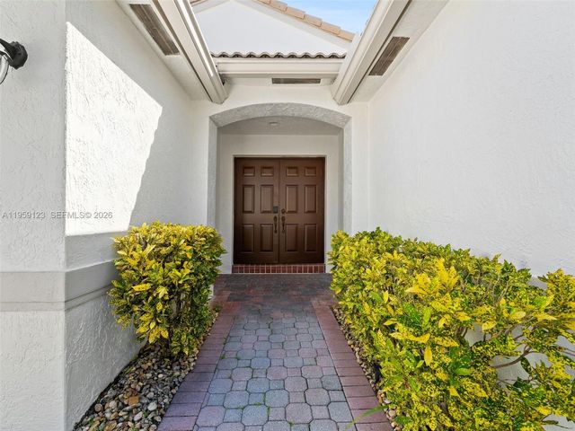 1861 NW 142nd Ter, Pembroke Pines, FL 33028