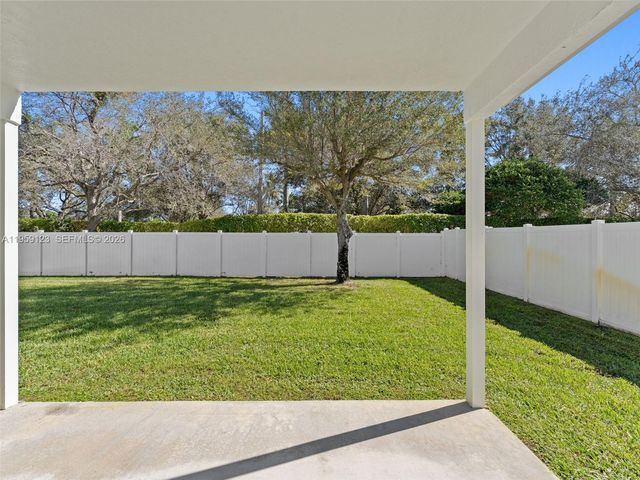 1861 NW 142nd Ter, Pembroke Pines, FL 33028