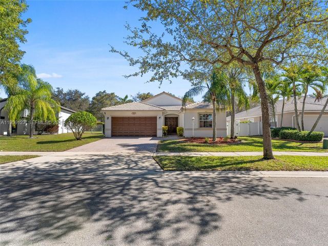 1861 NW 142nd Ter, Pembroke Pines, FL 33028