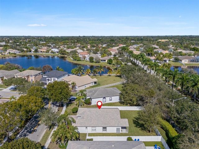 1861 NW 142nd Ter, Pembroke Pines, FL 33028